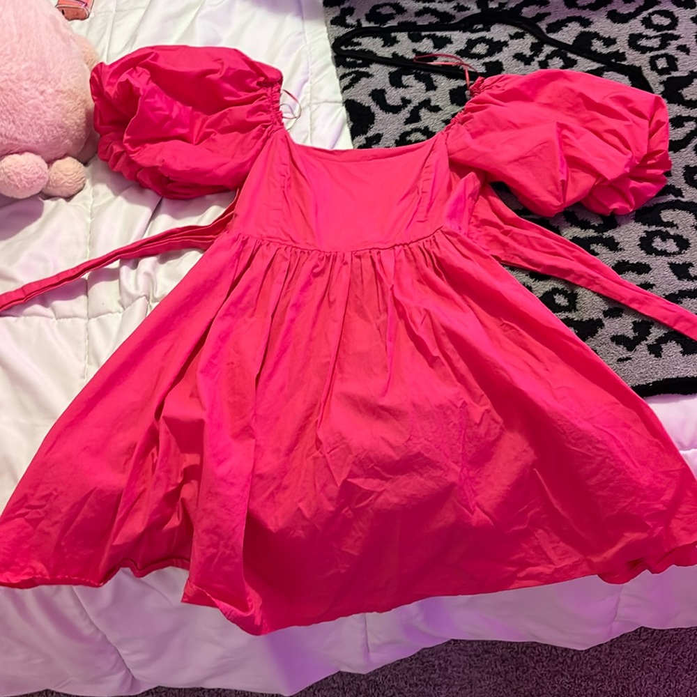 Pink puffy dress